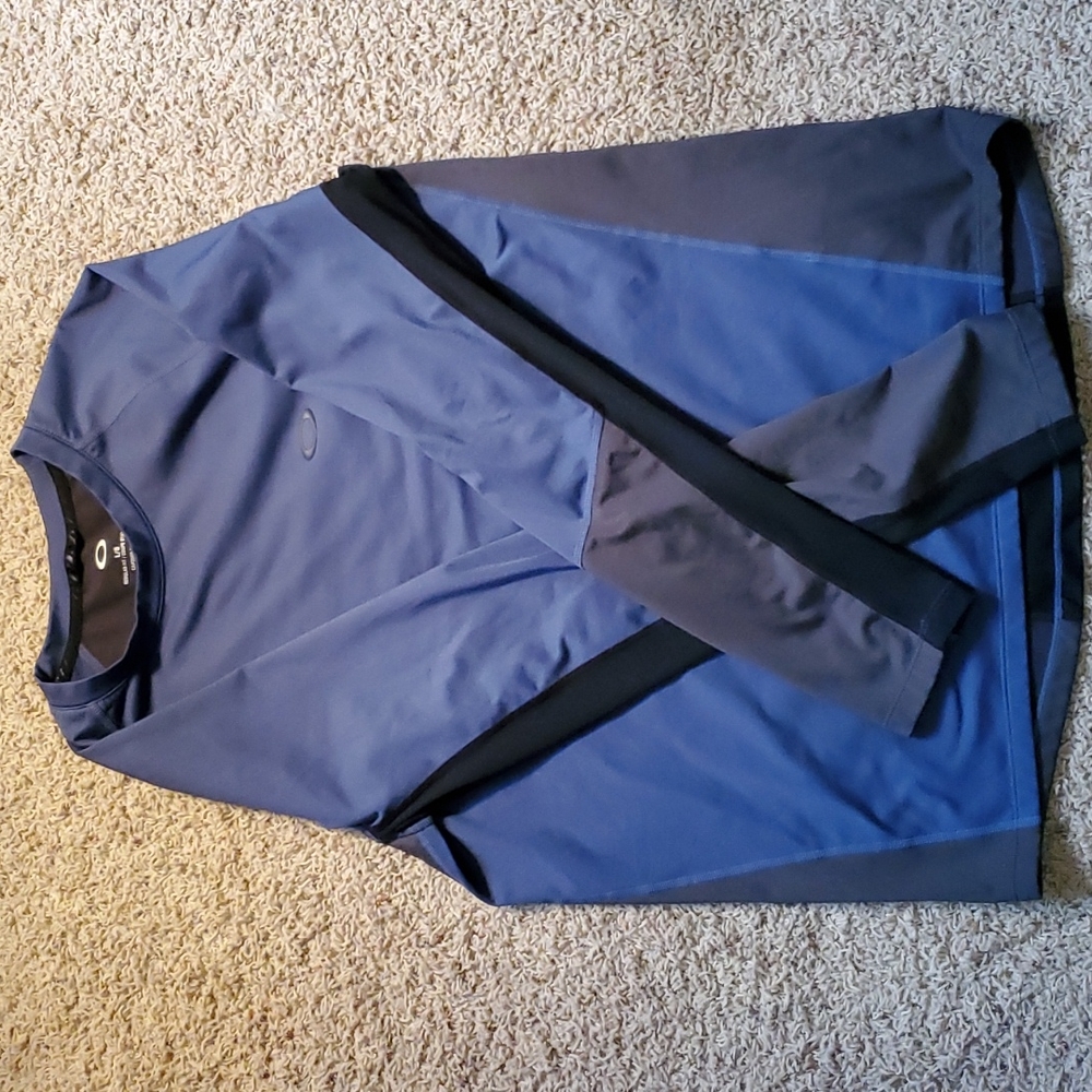 Oakley shirt